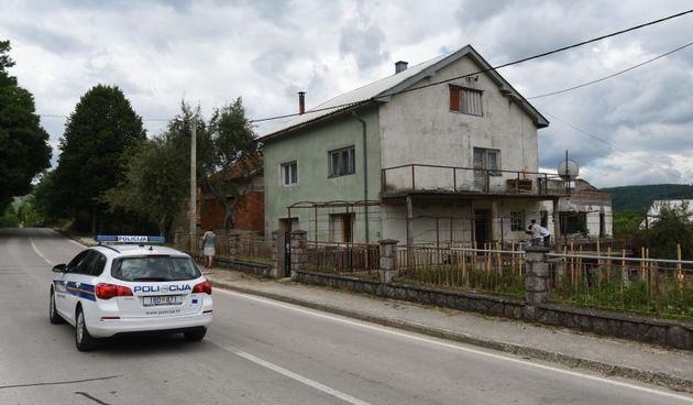 Srb: Policija obavlja očevid nakon ubojstva u obiteljskoj kući, Photo: Dino Stanin/PIXSELL