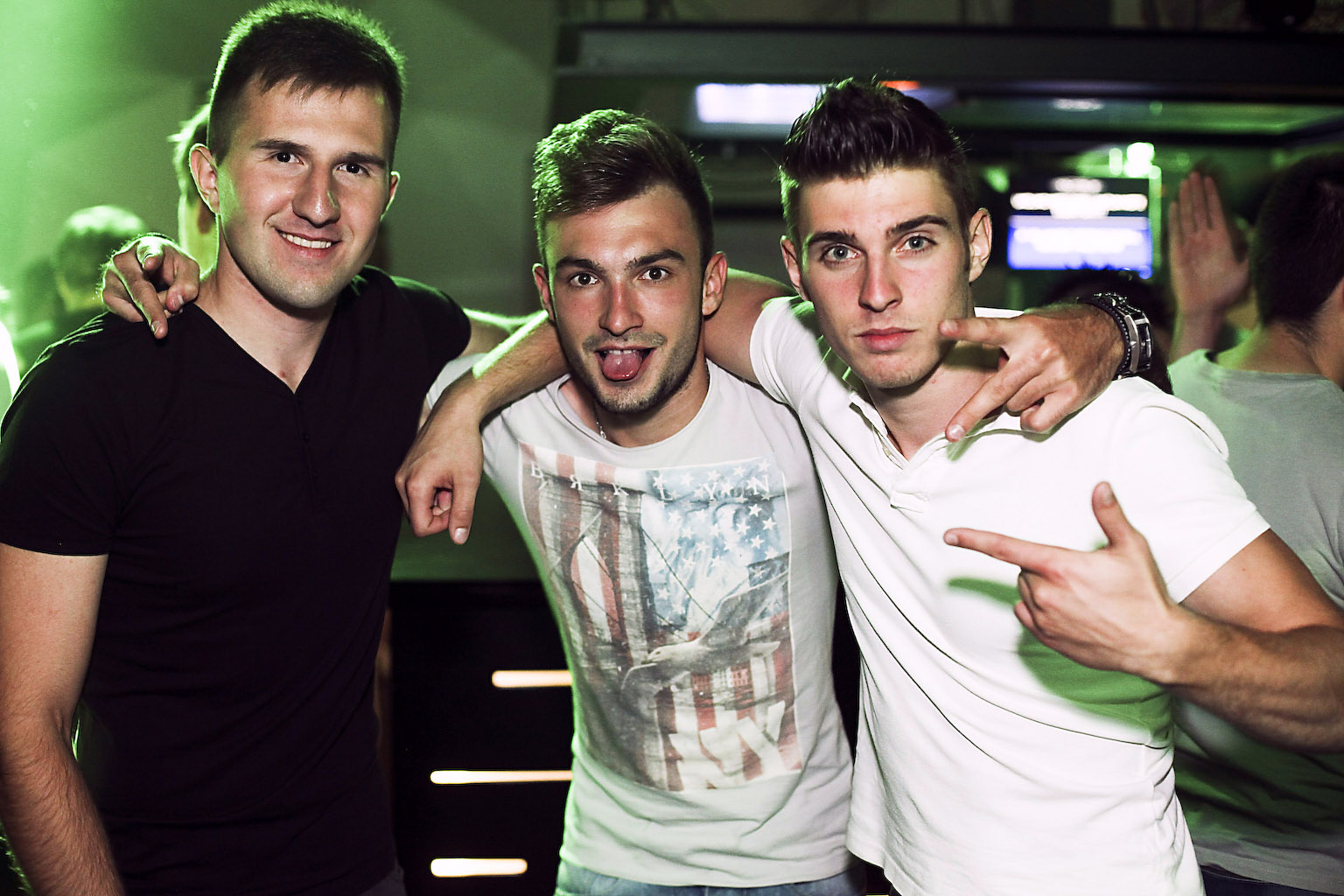 Subota u zagrebačkom Aquariusu protekla je u zagrijavanju za Moonsplash festival koji će se u zrćanskom Aquariusu održati od 11. do 13. kolovoza. Na Moonsplashu će nastupiti planetarne zvijezde elektroničke glazbe: Benny Benassi, Merk & Kremont, Dimitri V Subota u zagrebačkom Aquariusu protekla je u zagrijavanju za Moonsplash festival koji će se u zrćanskom Aquariusu održati od 11. do 13. kolovoza. Na Moonsplashu će nastupiti planetarne zvijezde elektroničke glazbe: Benny Benassi, Merk & Kremont, Dimitri V