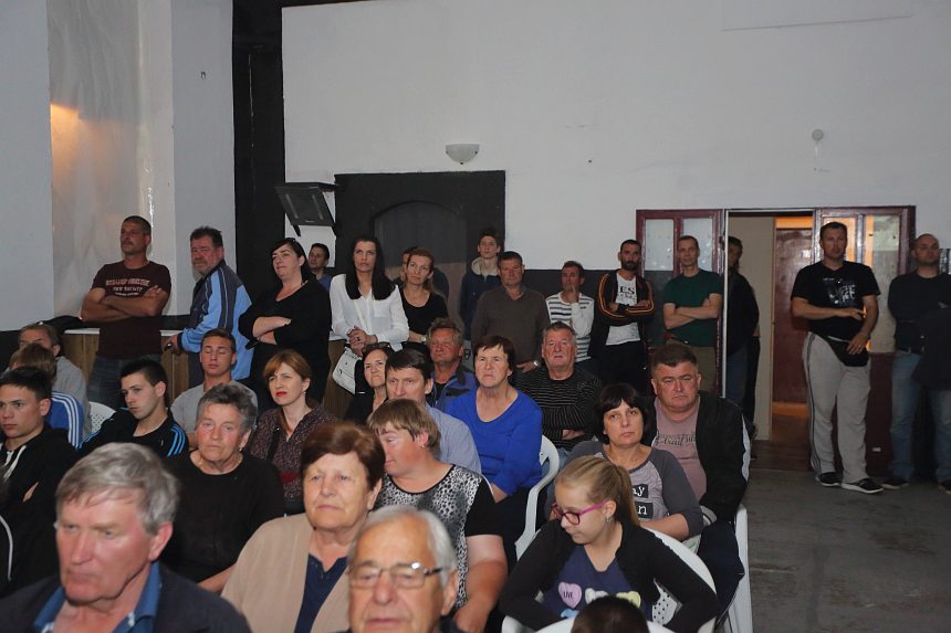 Bibinje: Predstavljena knjiga “Bitka za Vukovar” Damira Plavšića. Foto: Leo Banić Bibinje: Predstavljena knjiga “Bitka za Vukovar” Damira Plavšića. Foto: Leo Banić