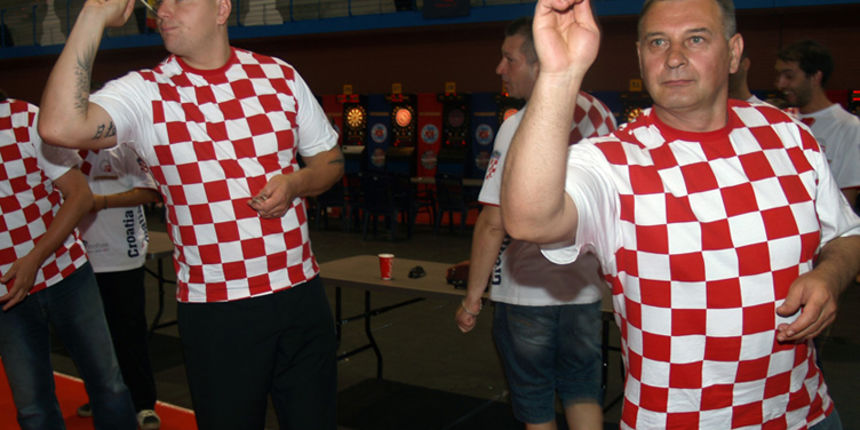 SVJETSKO I EUROPSKO PRVENSTVO U ELEKTRONIČKOM PIKADU U BENIDORMU, ŠPANJOLSKA, 21-28. svibnja 2011. – Na slici su Vlado Deščak (desno) i Boris Krčmar koji su osvojili zlato na EP u disciplini parova. Krčmaru je to ukupno peta osvojena medalja, odnosn SVJETSKO I EUROPSKO PRVENSTVO U ELEKTRONIČKOM PIKADU U BENIDORMU, ŠPANJOLSKA, 21-28. svibnja 2011. – Na slici su Vlado Deščak (desno) i Boris Krčmar koji su osvojili zlato na EP u disciplini parova. Krčmaru je to ukupno peta osvojena medalja, odnosn