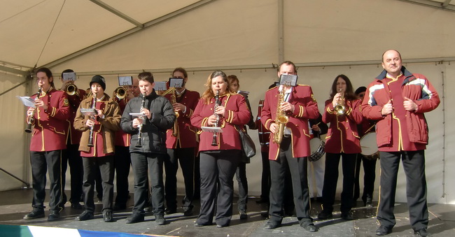 Zadarski karneval 2010: KUD “Druzina” Pag na Narodnom trgu