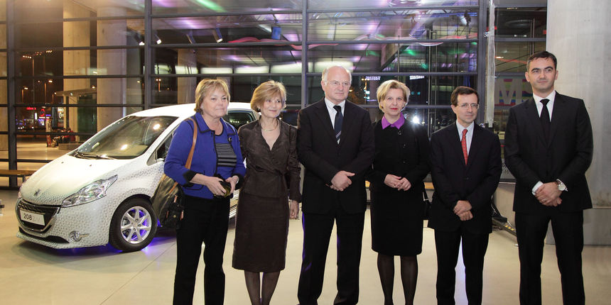 Tomislav Miletić, direktor Peugeot Hrvatska, Želimir Šikonja, INA d.d., Dijana Pleština, Vladin ured za razminiranje, Zrinka Vrabec Mojzeš, Ured Predsjednika, Jerome Pasquier, francuski Veleposlanik. Tomislav Miletić, direktor Peugeot Hrvatska, Želimir Šikonja, INA d.d., Dijana Pleština, Vladin ured za razminiranje, Zrinka Vrabec Mojzeš, Ured Predsjednika, Jerome Pasquier, francuski Veleposlanik.