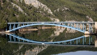 Skradin romantičan mediteranski grad na desnoj obali rijeke Krke Skradin romantičan mediteranski grad na desnoj obali rijeke Krke