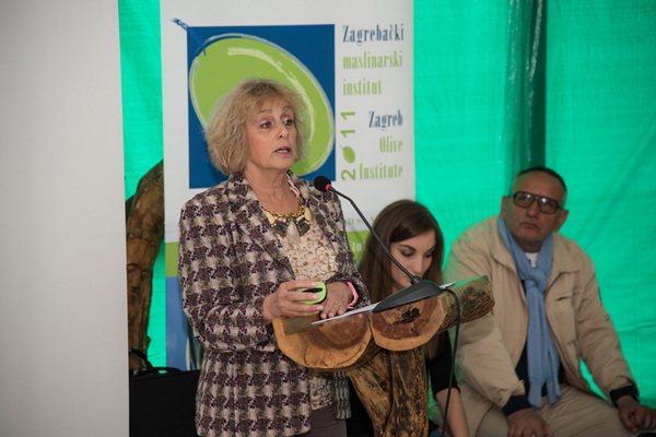 U Vrtovima lunjskih maslina održana 12. Lunjska maslinada. Foto: Vinko Pešić