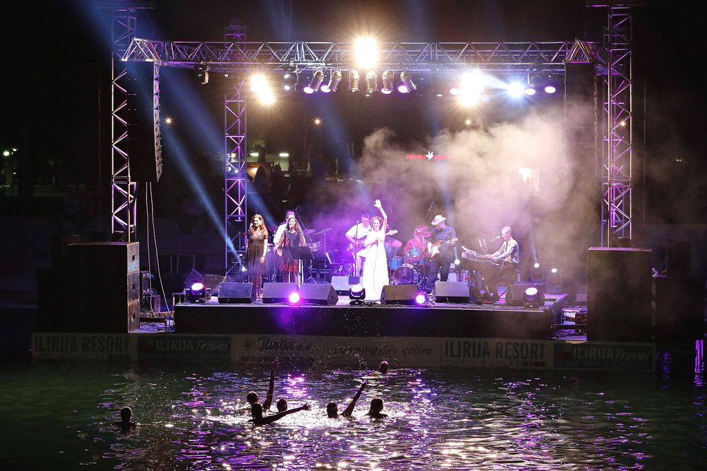 Čudesna Doris Dragović oduševila u Biogradu na Moru Čudesna Doris Dragović oduševila u Biogradu na Moru