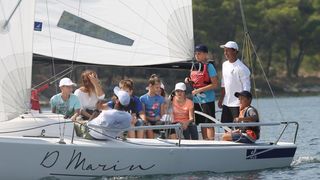 Zlatni olimpijci Fantela i Marenić družili se sa šibenskom djecom povodom dana jedrenja. Photo: Duško Jaramaz/PIXSELL Zlatni olimpijci Fantela i Marenić družili se sa šibenskom djecom povodom dana jedrenja. Photo: Duško Jaramaz/PIXSELL