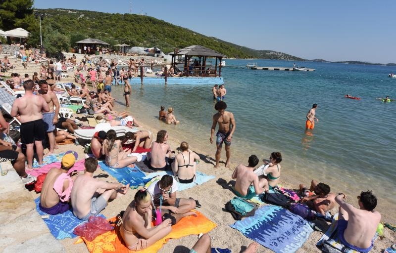 Tisno: Posjetitelji uživali drugog dana Garden festivala, Photo: Hrvoje Jelavic/PIXSELL