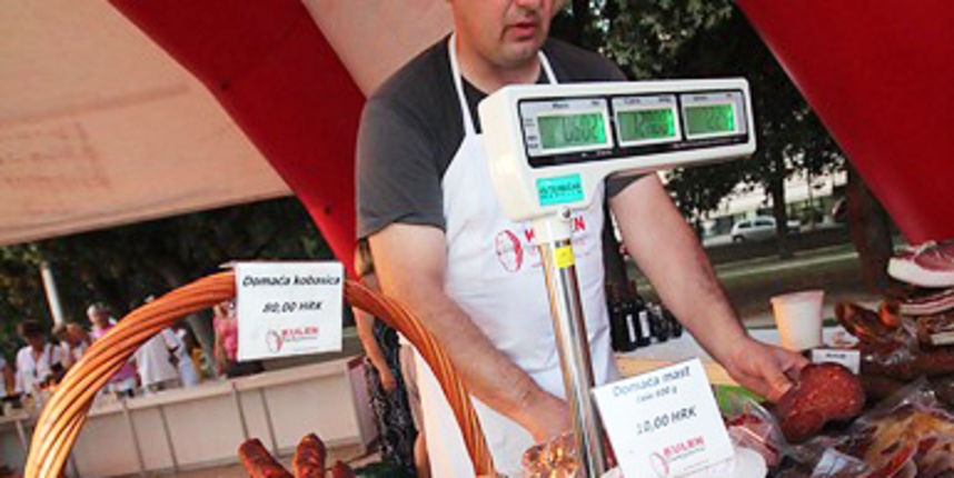 “Kupujmo hrvatsko” 29. lipnja 2012. (foto:Saša Čuka) “Kupujmo hrvatsko” 29. lipnja 2012. (foto:Saša Čuka)