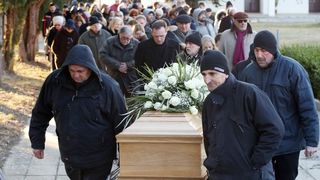 Posljednji ispraćaj velikog hrvatskog književnika Ive Brešana na šibenskom groblju Kvanj