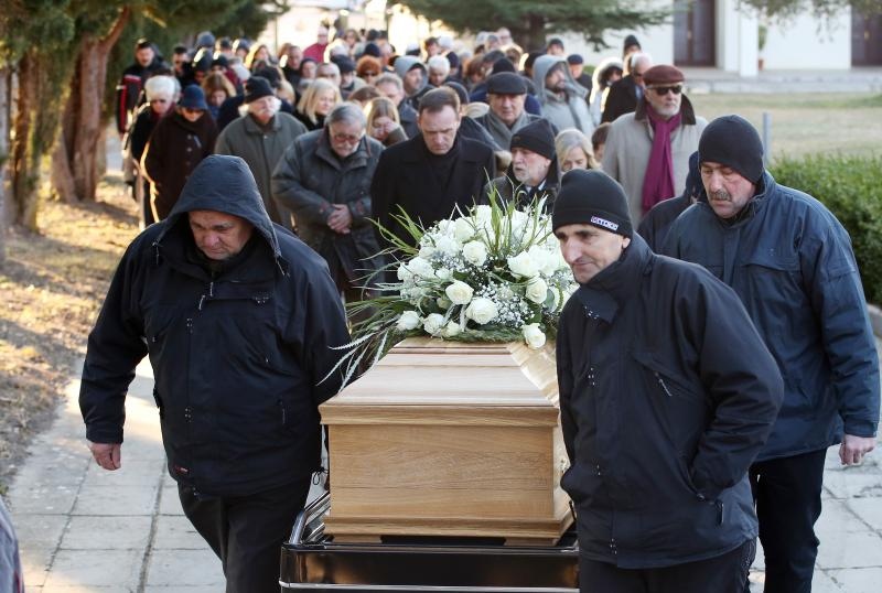 Posljednji ispraćaj velikog hrvatskog književnika Ive Brešana na šibenskom groblju Kvanj