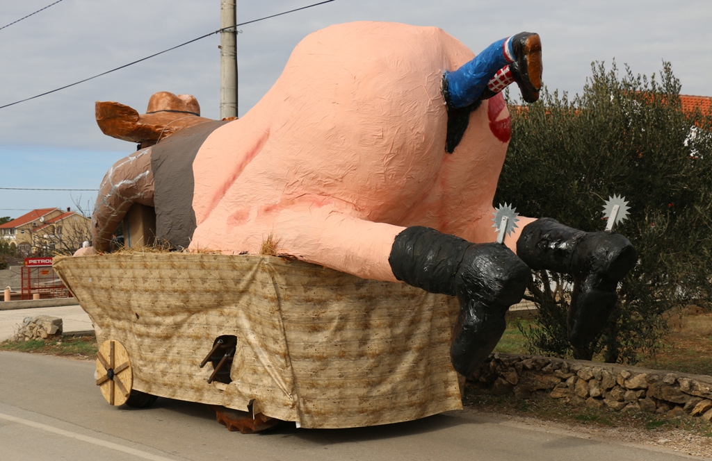 Virske maškare: Nedjelja u znaku zvijezdice Meri, Tota i Tempo Banda