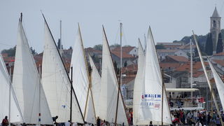 Otok Murter, 300912.
Latinsko idro, najveca regata tradicionalnih gajeta, leuta i kaica odrzana je danas u Murteru. Na regati je startalo oko 100 brodova.
Foto: Niksa Stipanicev / CROPIX Otok Murter, 300912.
Latinsko idro, najveca regata tradicionalnih gajeta, leuta i kaica odrzana je danas u Murteru. Na regati je startalo oko 100 brodova.
Foto: Niksa Stipanicev / CROPIX