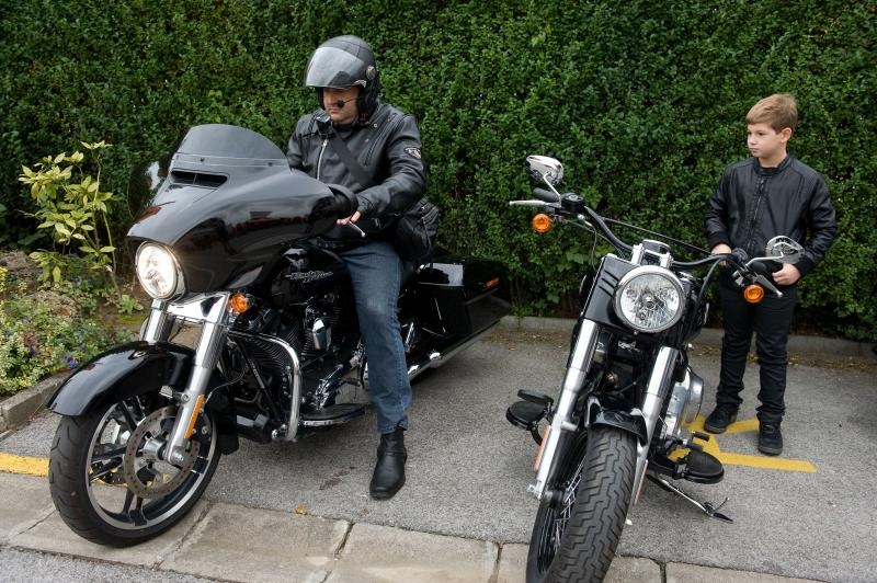 Zagreb – U prodavaonici i zastupnistvu Harley Davidson motora odrzani su Dan otvorenih vrata na kojem su posjetioci mogli razgledati motocikle i neke od njih isprobati. Photo: Davor Visnjic/PIXSELL