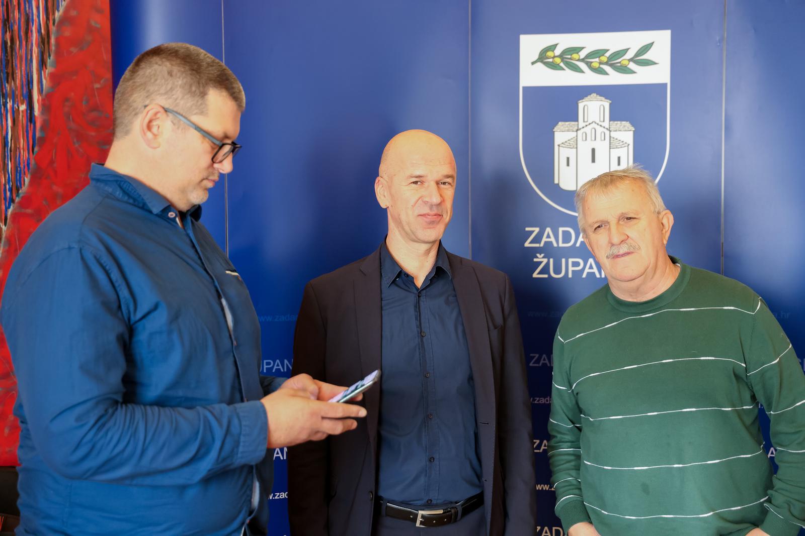 Župan Longin primio predstavnike medija koji prate rad Zadarske županije Župan Longin primio predstavnike medija koji prate rad Zadarske županije