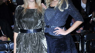 Zagreb, 061009.
West Gate.
Revija modne kuce Hippy Garden, u sklopu Cro a Portera. 
Na slici: sestre Budoir, Morana Saracevic i Martina Cicko Karapetric.
Foto: Boris Kovacev / CROPIX