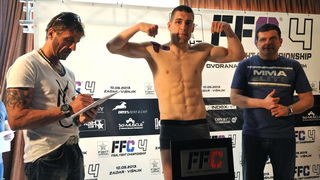 Zadar, 090513.
Sluzbeno vaganje sudionika za borilacki spektakl FFC 04 koji se sutra odrzava u dvorani na Visnjiku.
Foto: Luka Gerlanc / CROPIX Zadar, 090513.
Sluzbeno vaganje sudionika za borilacki spektakl FFC 04 koji se sutra odrzava u dvorani na Visnjiku.
Foto: Luka Gerlanc / CROPIX