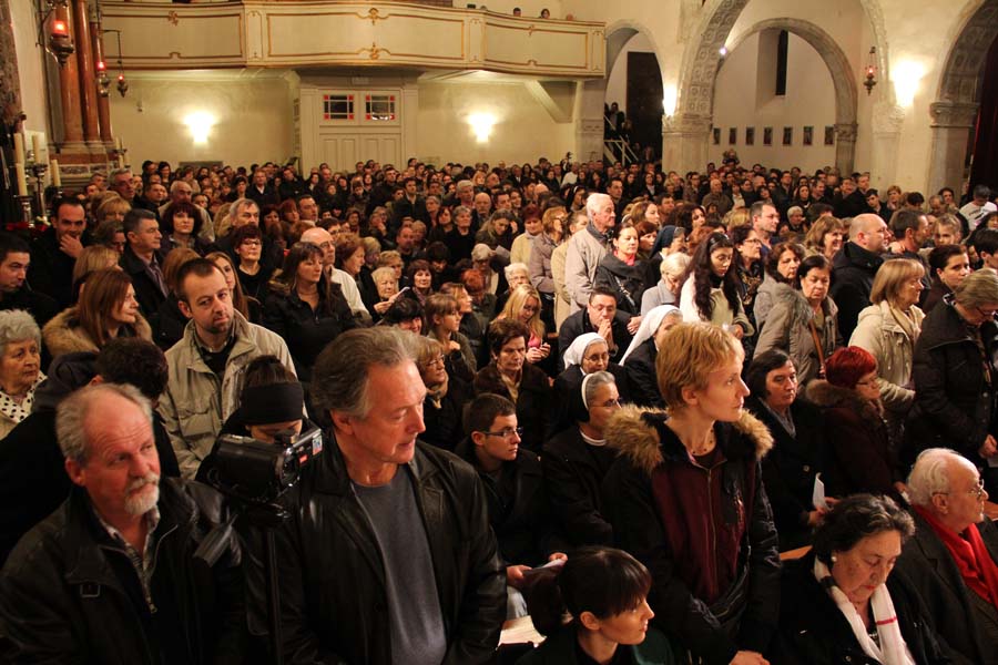 Klapski božićni koncert u crkvi sv. Frane ; foto Iva Perinčić Klapski božićni koncert u crkvi sv. Frane ; foto Iva Perinčić