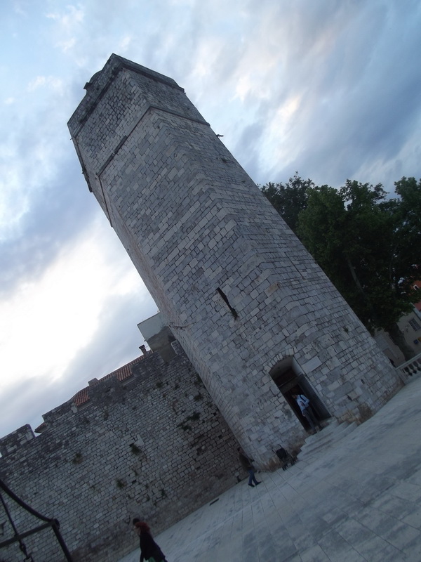 Kapetanova kula: otvorenje izložbe ”Ljeto je najljepši dio dana” Kapetanova kula: otvorenje izložbe ”Ljeto je najljepši dio dana”