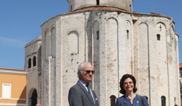 Zadar, 180413.
Zadarski Poluotok. U sklopu trodnevnog sluzbenog  posjeta Republici Hrvatskoj, danas su Zadarsku zupaniju posjetili svedski kraljevski par, Nj. V. kralj Carl XVI. Gustaf i kraljica Silvia. 
Na fotografiji: detalj sa Foruma.
Foto: Jure Misko