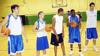 Image 1182989 (auto) Image 1182989 (auto)