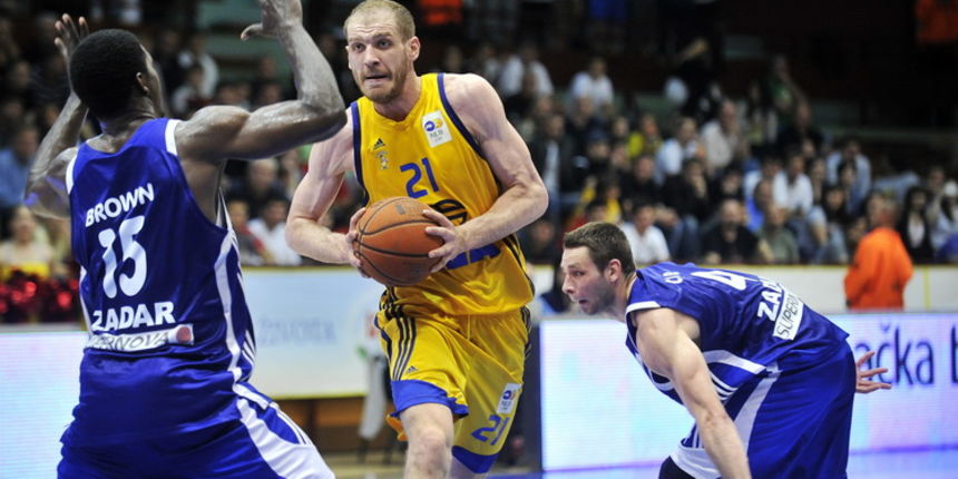 Zagreb, 210511.
SD Trnsko.
Kosarkaska utakmica poluzavrsnice doigravanja A-1 muske lige izmedju KK Zagreb Croatia osiguranje i KK Zadar.
Na slici: Luka Zoric (Zagreb) Brandon Charles Brown (Zadar).
Foto: Boris Kovacev / CROPIX Zagreb, 210511.
SD Trnsko.
Kosarkaska utakmica poluzavrsnice doigravanja A-1 muske lige izmedju KK Zagreb Croatia osiguranje i KK Zadar.
Na slici: Luka Zoric (Zagreb) Brandon Charles Brown (Zadar).
Foto: Boris Kovacev / CROPIX
