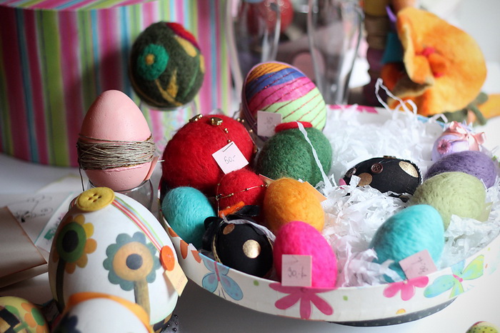 Restoran Bar Atrij: Prodajna izložba uskrsnih pisanica Silvijane Dražović, Foto: Saša Čuka Restoran Bar Atrij: Prodajna izložba uskrsnih pisanica Silvijane Dražović, Foto: Saša Čuka