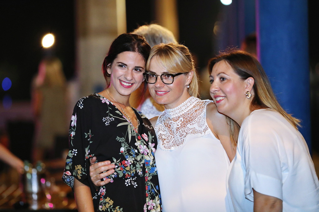 Fenomenalni Petar Grašo raspjevao i rasplesao Biograd Fenomenalni Petar Grašo raspjevao i rasplesao Biograd