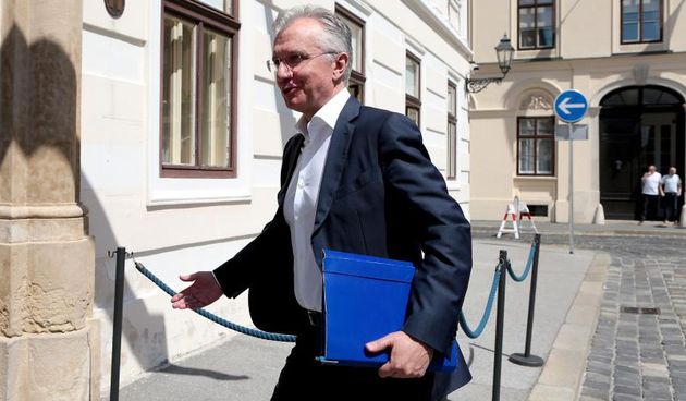 11.06.2014., Zagreb – Ministar zdravlja Rajko Ostojic dolazi u Banske dvore. Photo: Patrik Macek/PIXSELL