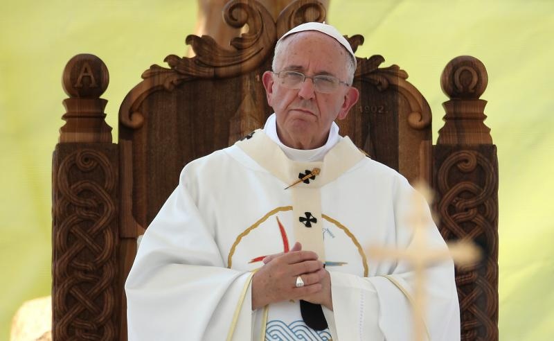 Sarajevo, Bosna i Hercegovina – Sluzbeni posjet pape Franje Sarajevu. Ovo je treci papinski posjet Bosni i Hercegovini. Prethodni posjeti pape Ivana Pavla II bili su pastoralni dok je posjet pape Franje primarno drzavnicki. Nakon susreta s drzavnim duznos Sarajevo, Bosna i Hercegovina – Sluzbeni posjet pape Franje Sarajevu. Ovo je treci papinski posjet Bosni i Hercegovini. Prethodni posjeti pape Ivana Pavla II bili su pastoralni dok je posjet pape Franje primarno drzavnicki. Nakon susreta s drzavnim duznos