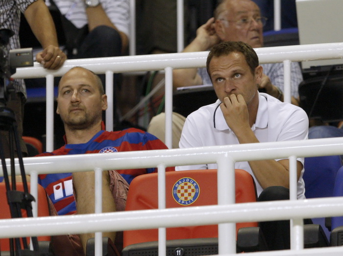 Split, 190810.
Prva utakmica zadnjeg pretkola Lige Uefa Hajduk Unirea.
Svecana Loza. Dino Radja i Enis Beslagic.
Foto : Jakov Prkic / Cropix