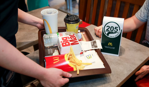 McDonald’s uvodi posluživanje za stolom – naručite, sjednite i uživajte!
