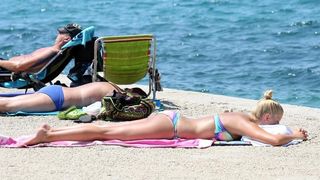 Uživanje u ljetu na vodičkim plažama. Photo: Duško Jaramaz/PIXSELL Uživanje u ljetu na vodičkim plažama. Photo: Duško Jaramaz/PIXSELL