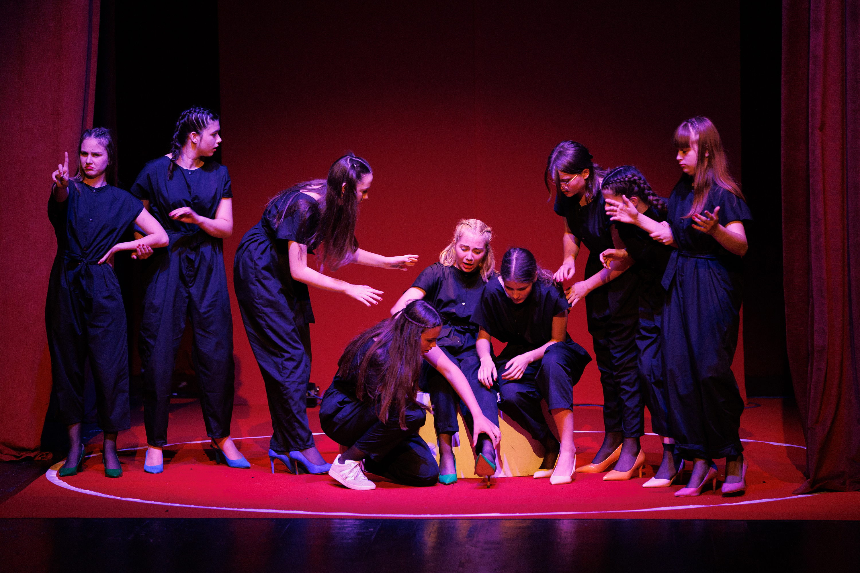 Igrajmo se: Zabranjeno mlađima od 15 strana A