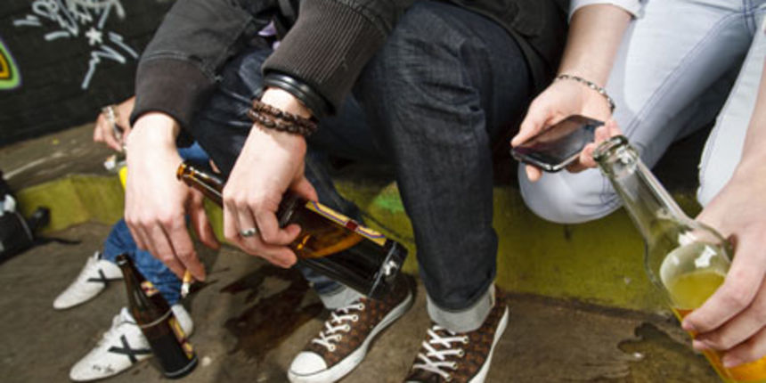 Mladi, pijanstvo, opijanje