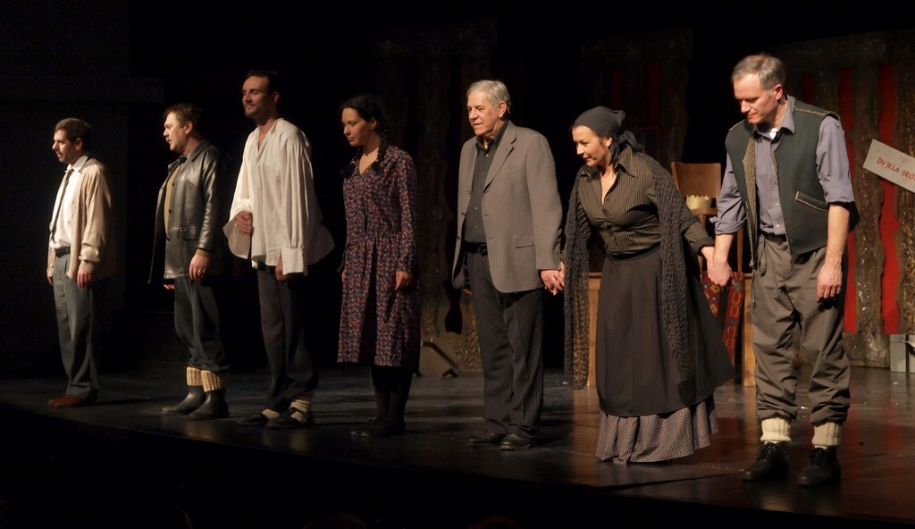 Predstava Hamleta u selu Mrduša Donja