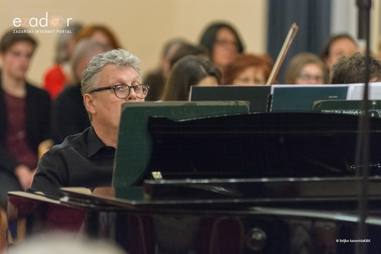 “Glazbena fantazija” Zadarskog komornog orkestra u Svečanoj dvorani Sveučilišta u Zadru. Solist Berislav Šipuš na klaviru, pod ravnanjem maestra Pavla Dešpalja “Glazbena fantazija” Zadarskog komornog orkestra u Svečanoj dvorani Sveučilišta u Zadru. Solist Berislav Šipuš na klaviru, pod ravnanjem maestra Pavla Dešpalja