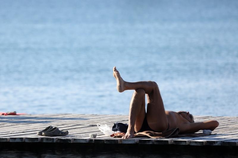 Bablje ljeto na zadarskim plažama 9. listopada 2014, Foto: Filip Brala/PIXSELL Bablje ljeto na zadarskim plažama 9. listopada 2014, Foto: Filip Brala/PIXSELL