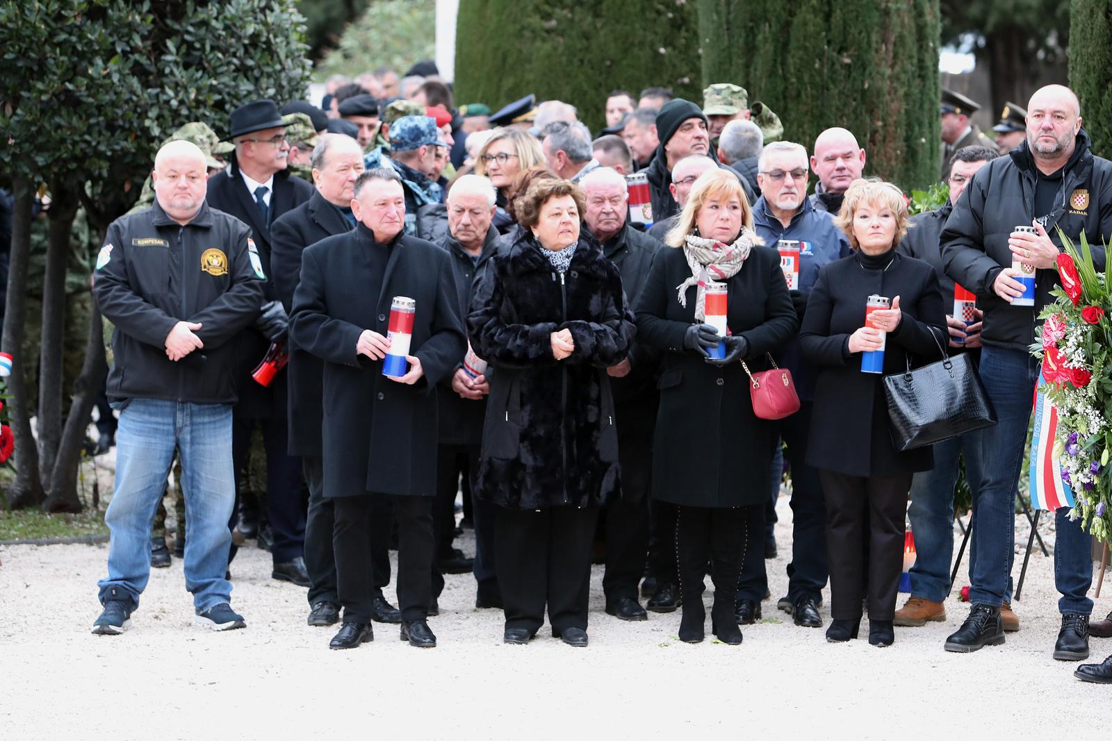 Na Gradskom groblju odana počast poginulim hrvatskim braniteljima povodom 30. obljetnice VRO Maslenica Na Gradskom groblju odana počast poginulim hrvatskim braniteljima povodom 30. obljetnice VRO Maslenica