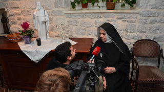 Gradonačelnik Kalmeta posjetio benediktinke; foto Iva Perinčić Gradonačelnik Kalmeta posjetio benediktinke; foto Iva Perinčić