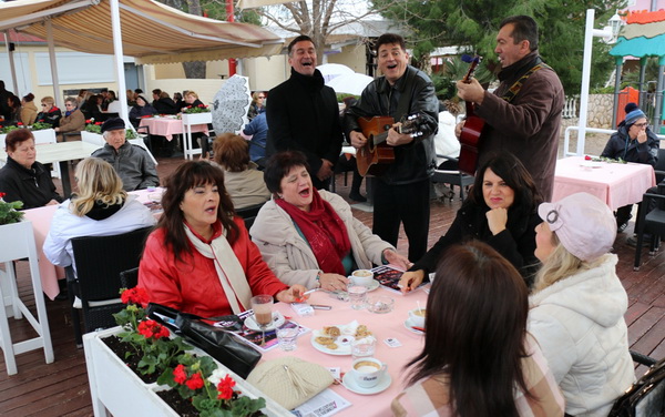 U organizaciji Općine Vir i Vir turizma virskim damama podijeljeno 400 ruža u povodu Dana žena