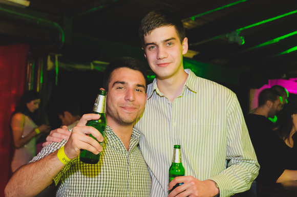 Siniša Vuco @ Hitch bar, 16.5.2015. (Foto: Ivan Toman)