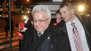 Zagreb, 040110.
Sjediste HDZ-a.
Zbog jucerasnjeg istupanja u javnosti iza ledja premijerki i predsjednici HDZ-a Jadranki Kosor, Ivo Sanader izbacen je iz HDZ-a. 
Na slici: prije nego sto je Jadranka Kosor objavila da dr Ivo Sanader nije vise clan HDZ-a, L