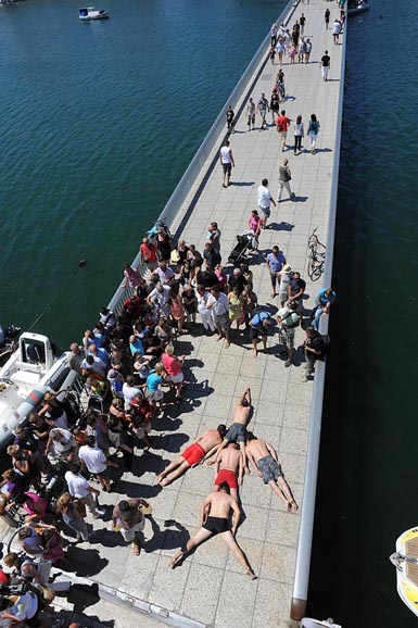 Milenijski skok KUD-a Bleke i konji (foto:Saša Čuka) Milenijski skok KUD-a Bleke i konji (foto:Saša Čuka)