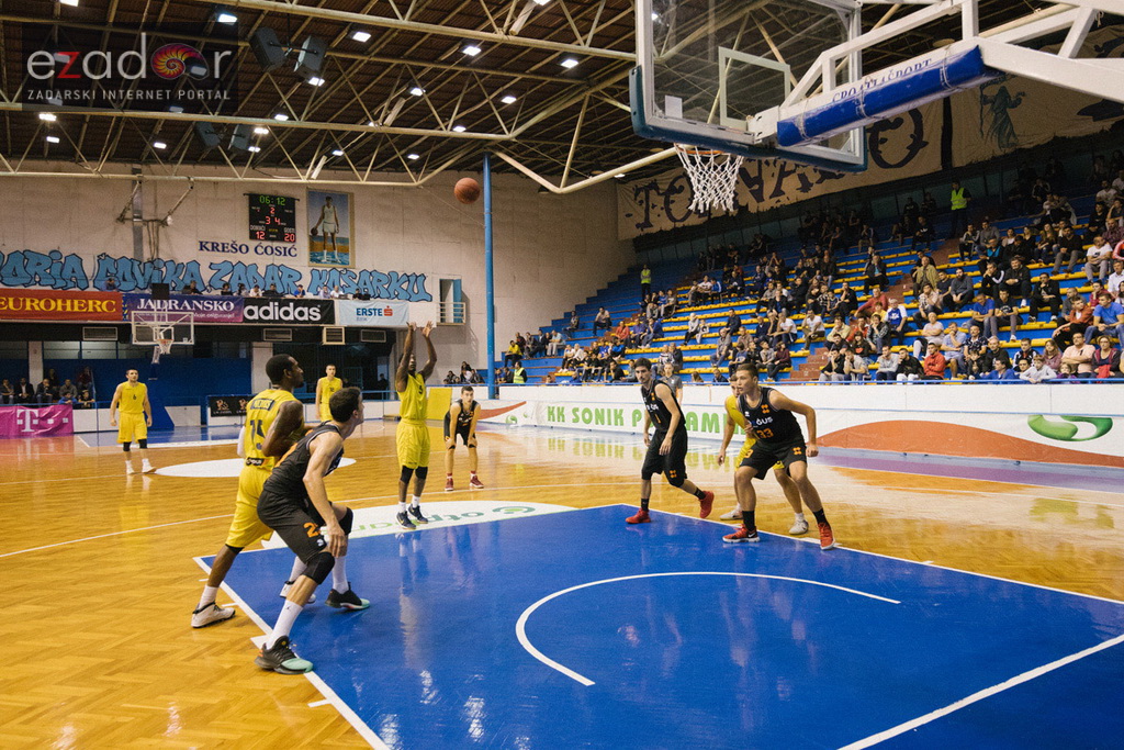 HT Premijer liga, 3. kolo: KK Jazine Arbanasi – GKK Šibenik 36-72 HT Premijer liga, 3. kolo: KK Jazine Arbanasi – GKK Šibenik 36-72