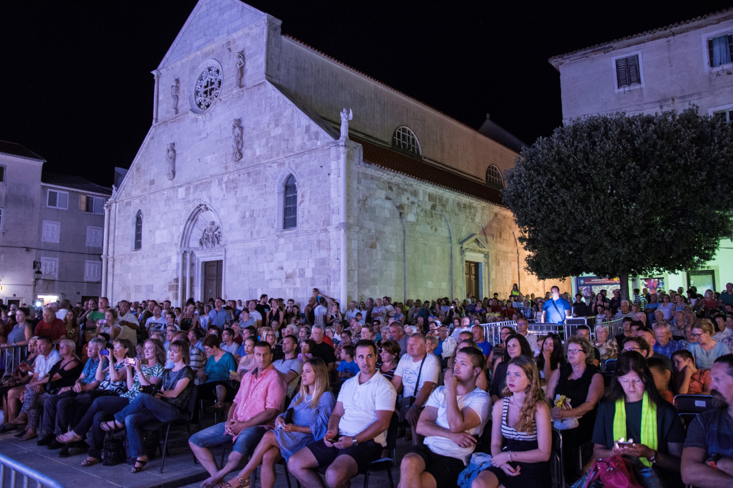 Klapa Contra nastupila u Pagu