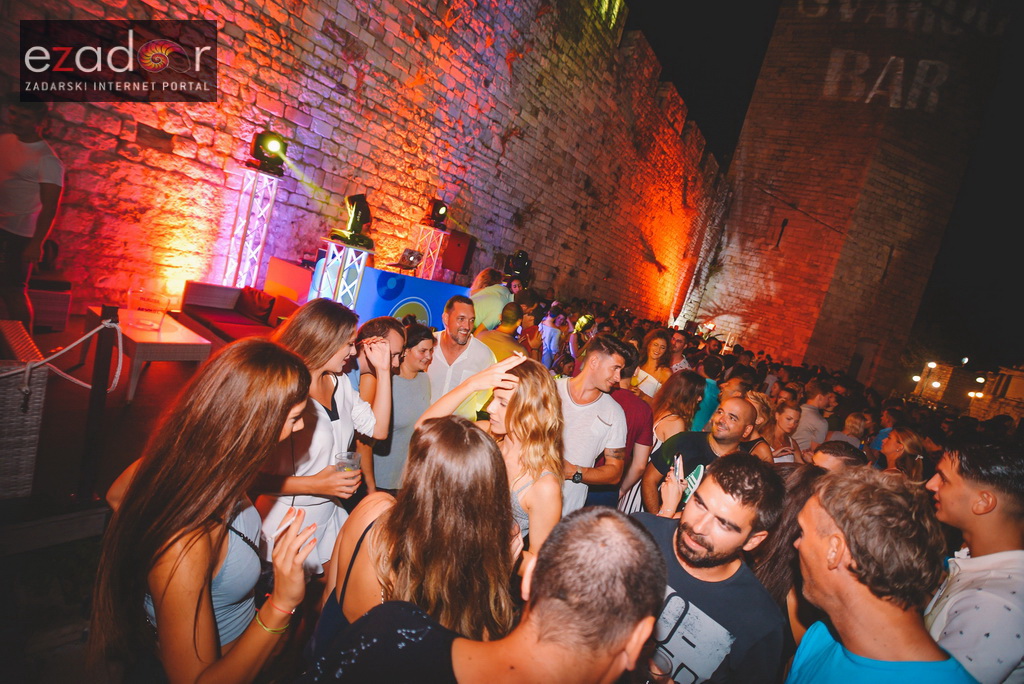 Saturday Night with DJ Dizzy @ Svarog Bar