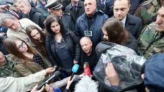 Vukovar – Dan sjecanja na zrtvu Vukovara 1991. – 2014. pod sloganom Vukovar – mjesto posebnog pijeteta. 23. je obljetnica stradavanja i zrtve Vukovara u Domovinskom ratu. Sudionici Kolone sjecanja prolaze ulicama grada do Memorijalnog groblja zrtava iz D Vukovar – Dan sjecanja na zrtvu Vukovara 1991. – 2014. pod sloganom Vukovar – mjesto posebnog pijeteta. 23. je obljetnica stradavanja i zrtve Vukovara u Domovinskom ratu. Sudionici Kolone sjecanja prolaze ulicama grada do Memorijalnog groblja zrtava iz D