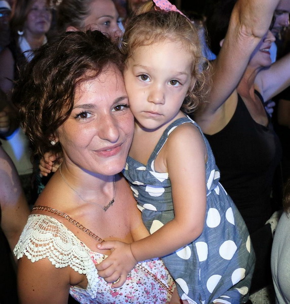 Virsko ljeto 2016: Dražen Zečić Zeko i Banana Band raspjevali i rasplesali Vir