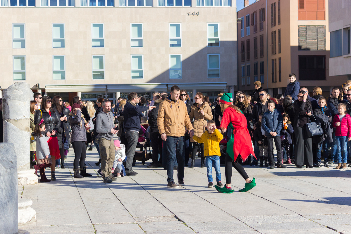 Badnjak 2016: Blagdanski đir po gradu 24. prosinca Badnjak 2016: Blagdanski đir po gradu 24. prosinca