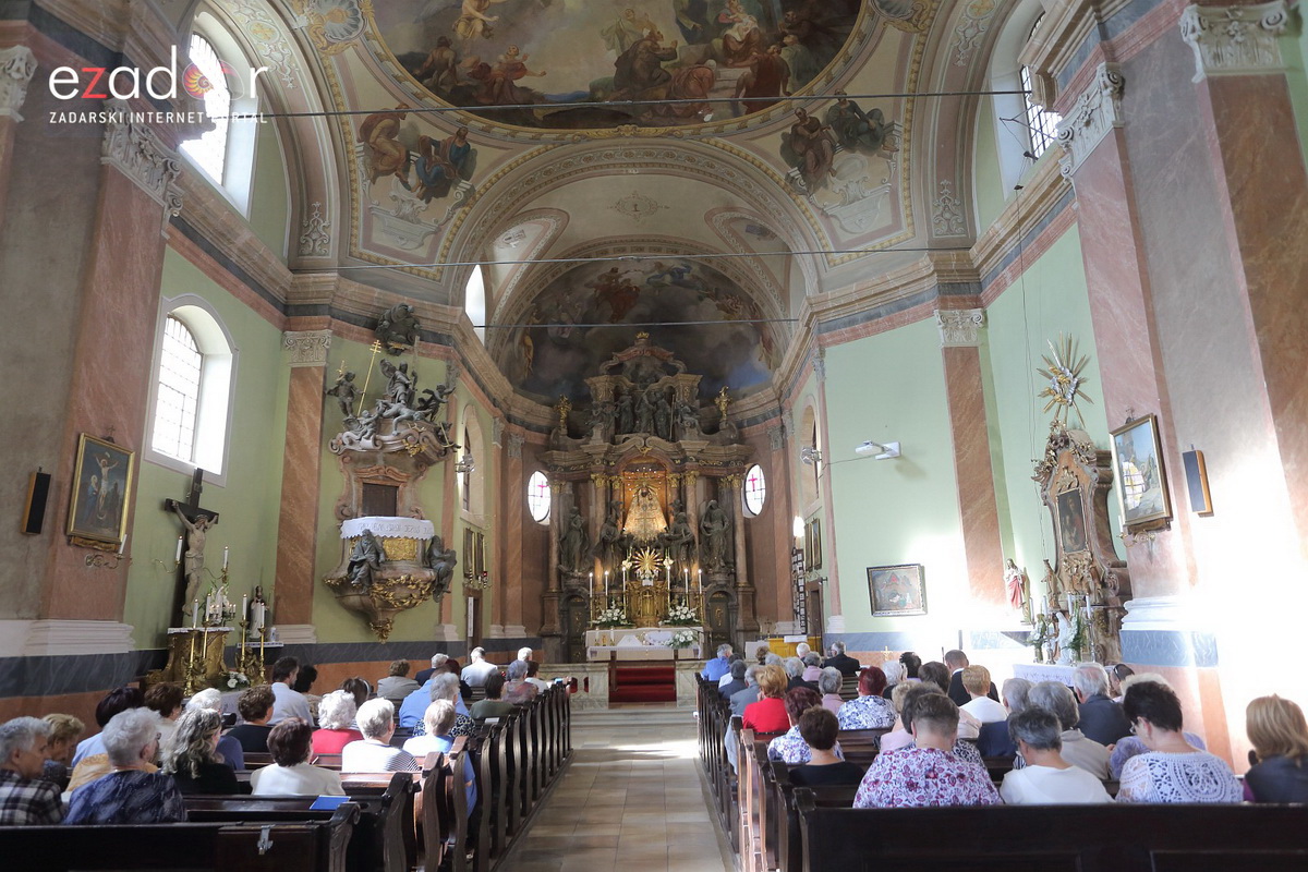 Bibinjci gradišćanskim Hrvatima darovali 1.82 metara visok kip sv. Roka Bibinjci gradišćanskim Hrvatima darovali 1.82 metara visok kip sv. Roka